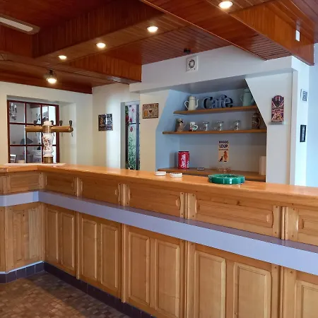 Le Tournebride بيت للعطل *