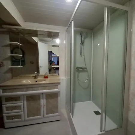 Le Tournebride بيت للعطل *