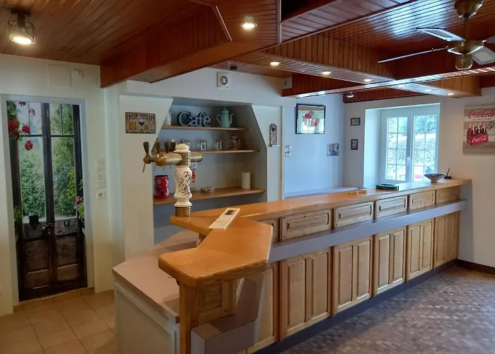 Le Tournebride Hébergement de vacances Le Vast