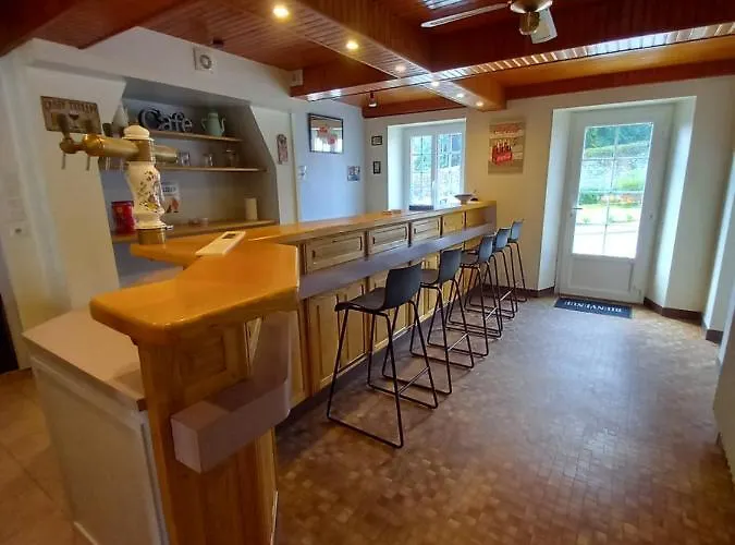 Le Tournebride * Le Vast